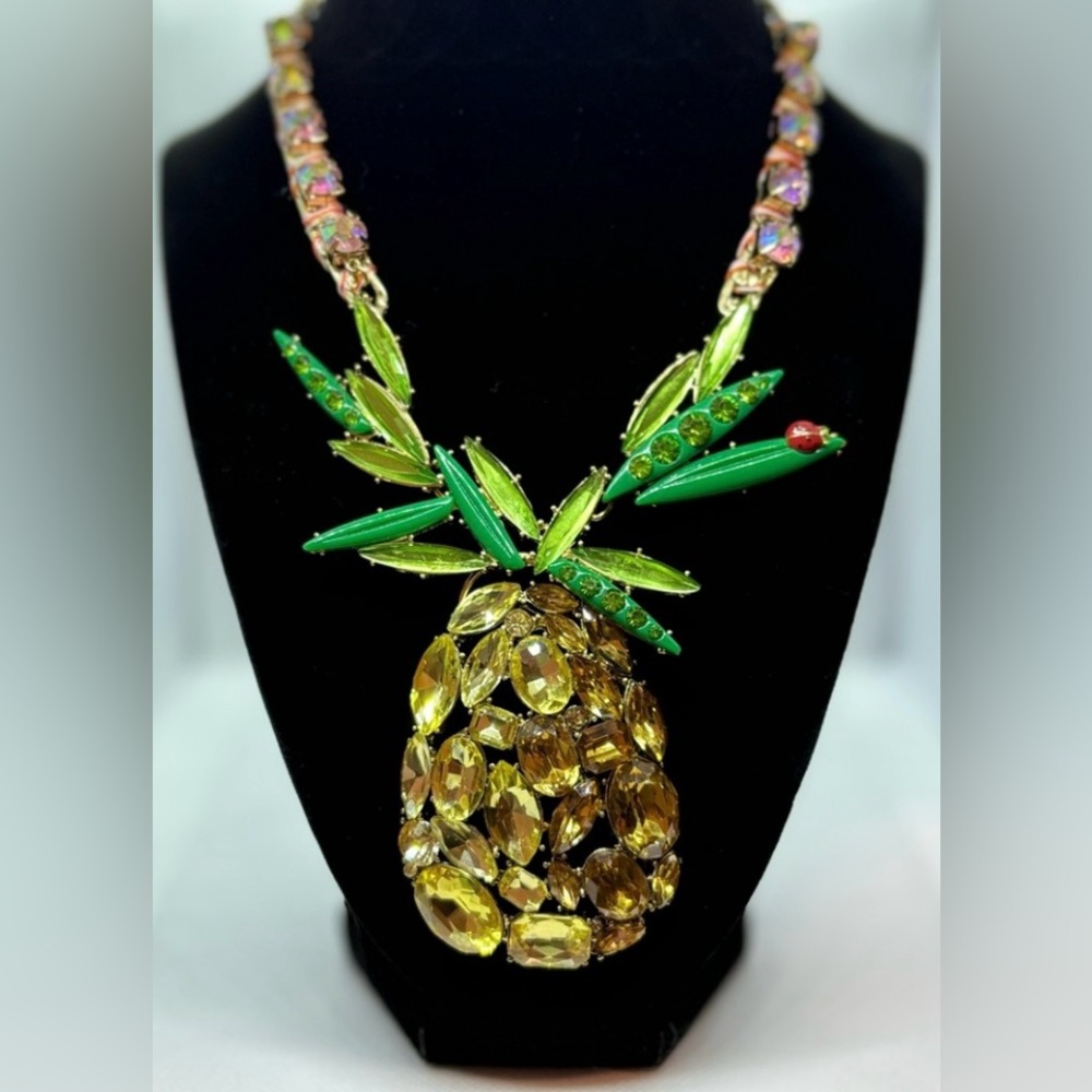 BETSEY JOHNSON Limited Edition RARE Oversized Pineapple Necklace & Earrings NWT - Picture 2 of 16